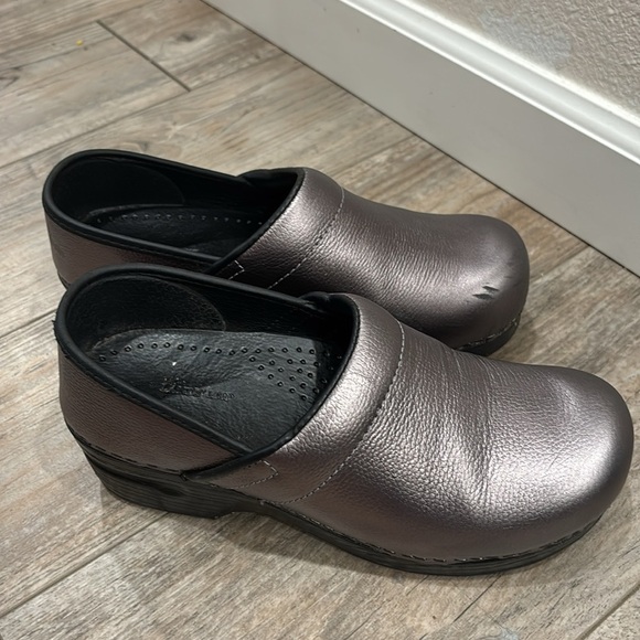 Lands’ End Leather Slip On Clogs Black Size 6D - Picture 6 of 9